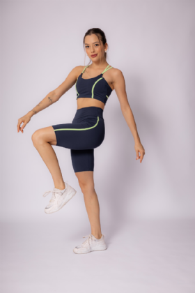 BERMUDA  ALONGADA  COM LISTRAS VERDES